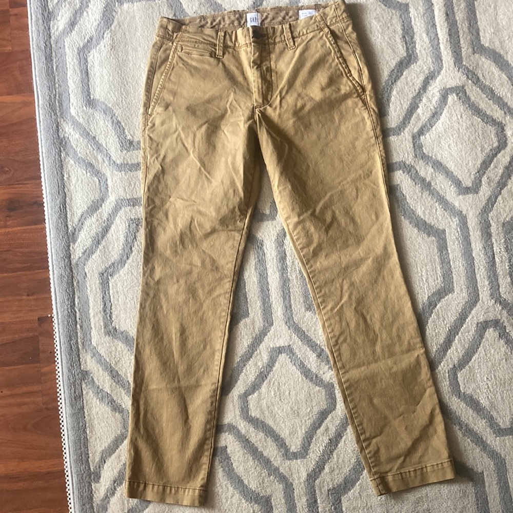 Gap khakis